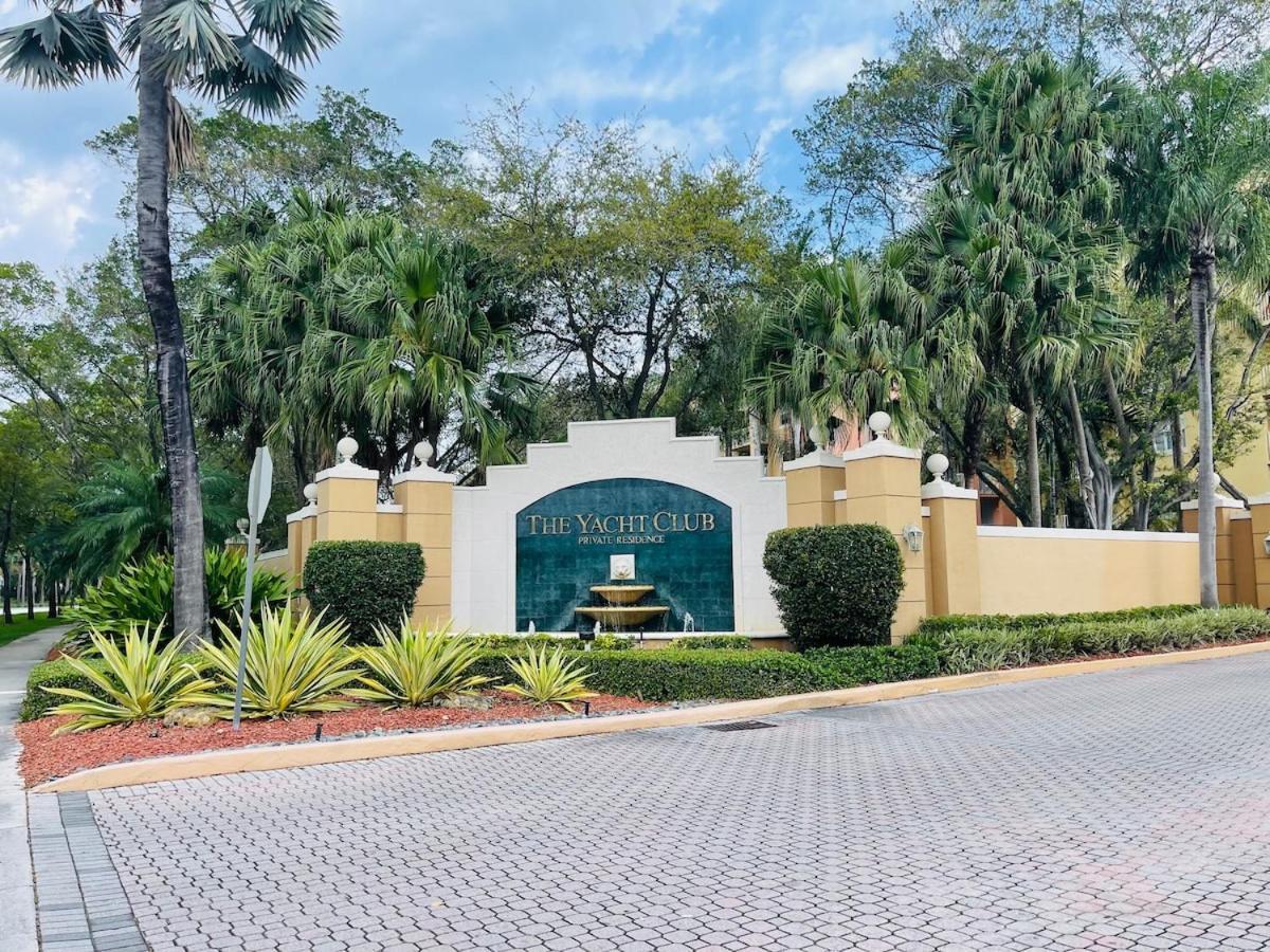 2 Bedrooms At Yacht Club Of Aventura Apartamento