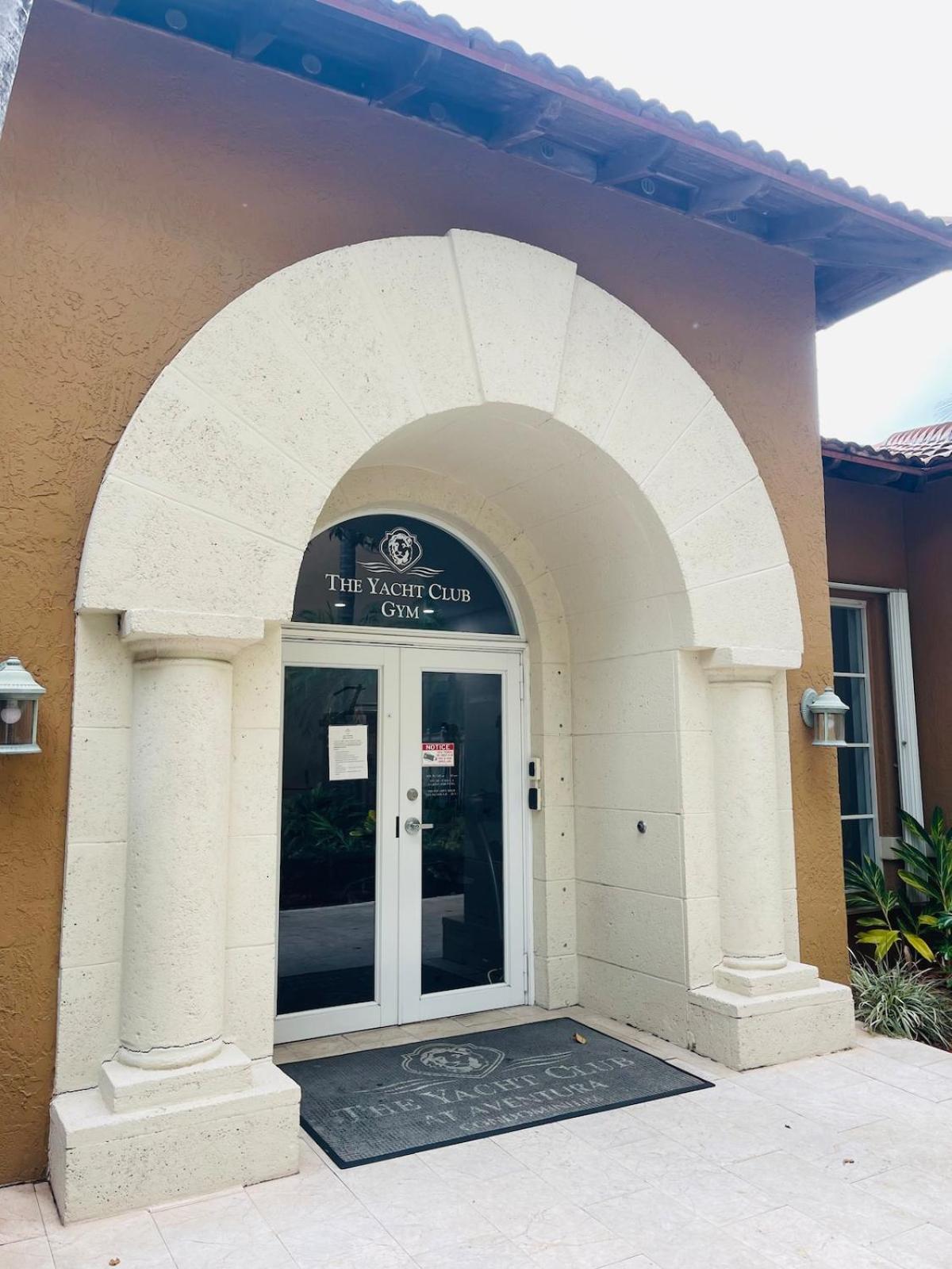 Apartamento 2 Bedrooms At Yacht Club Of Aventura *